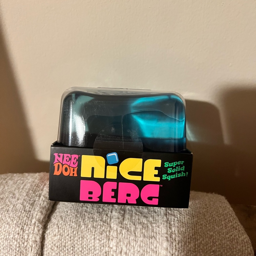 Viral Nee Doh Nice Berg in blue NIB never opened